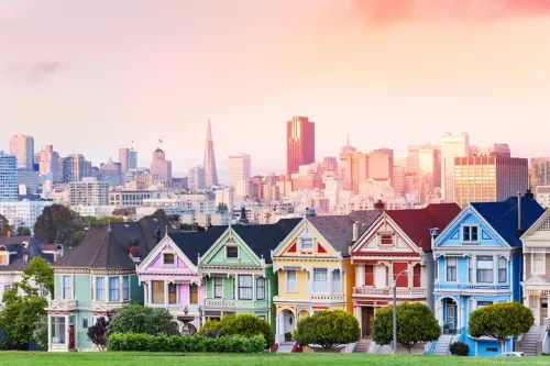 Evening skyline of San Francisco, painted ladies